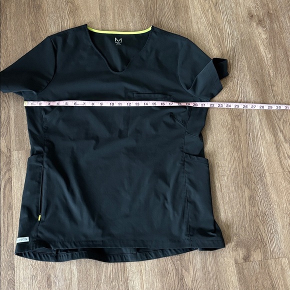 Medelita Women’s Scrub Top. Size L. - Picture 5 of 6